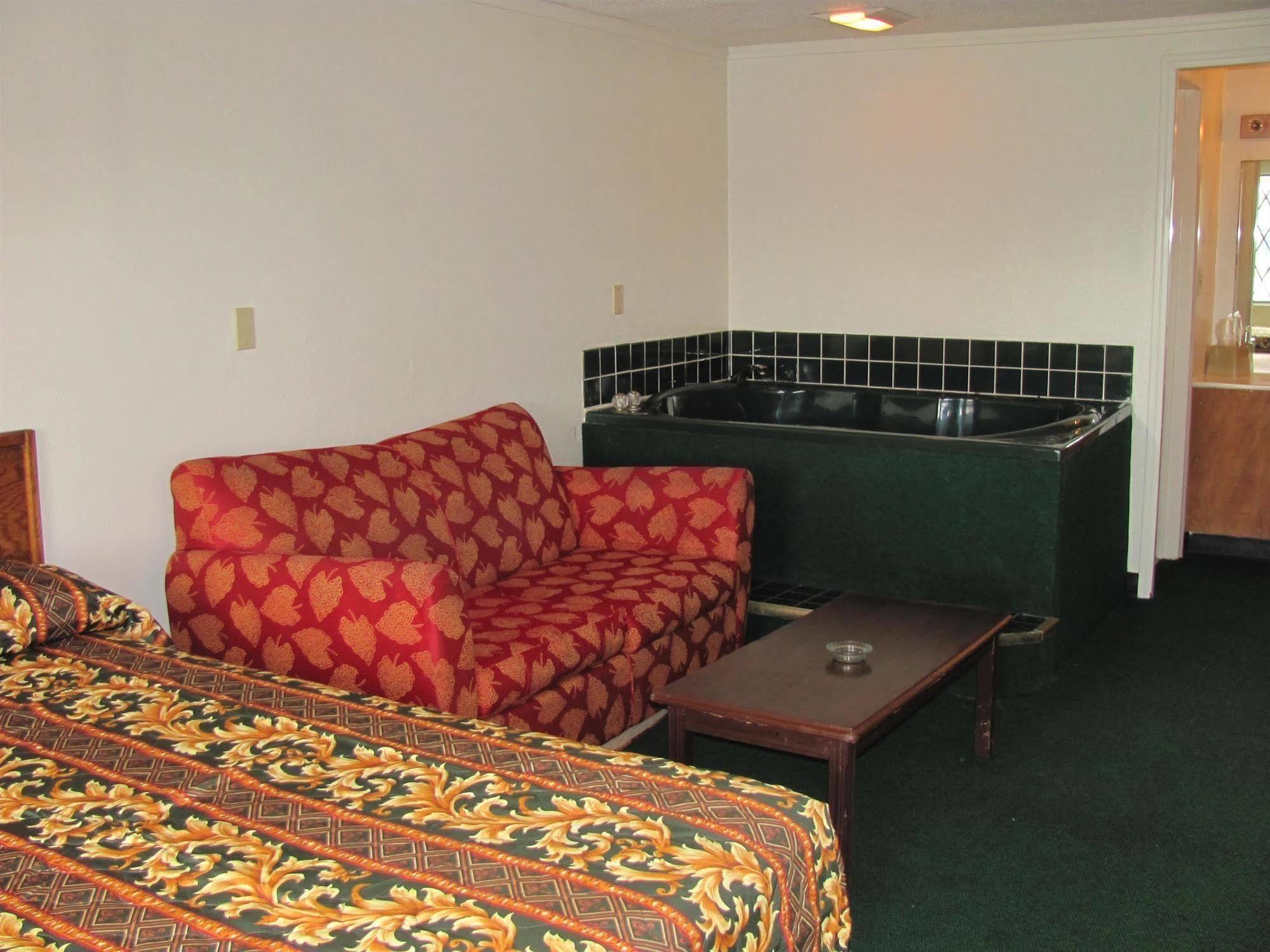 M Star Columbus North Motel Exterior foto